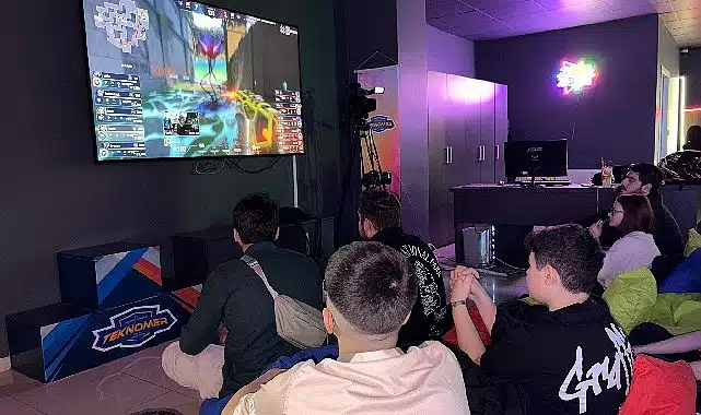 Espor tutkunları Keçiören’de unutulmaz final heyecanı yaşadı