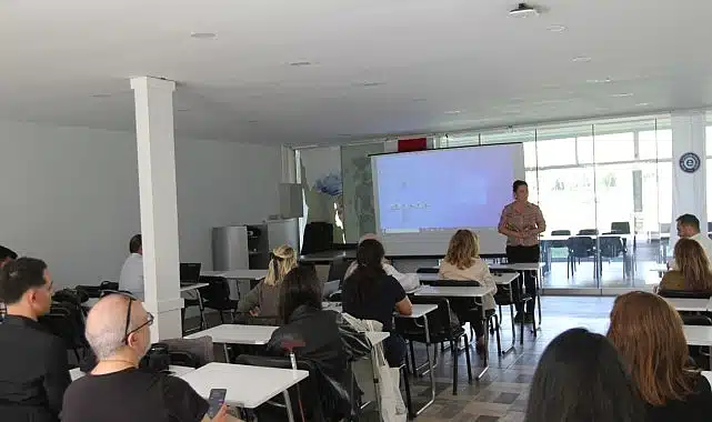 EÜ AROM’da Erasmus K2 proje deneyimleri paylaşıldı