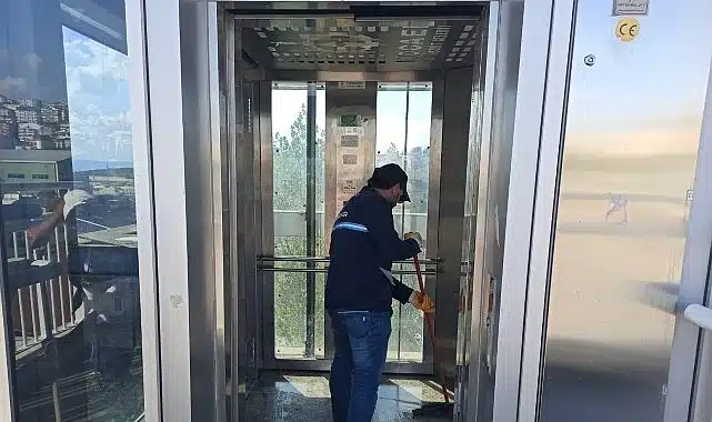 Gebze bölgesinde üst geçit asansörleri pırıl pırıl