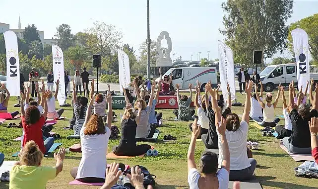 Karşıyaka’da yaza ‘yoga’ ile veda