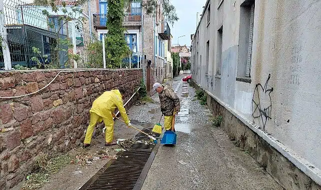 Kuzey Ege’de etkili olan yağışa Ayvalık Belediyesi’nden anında müdahale