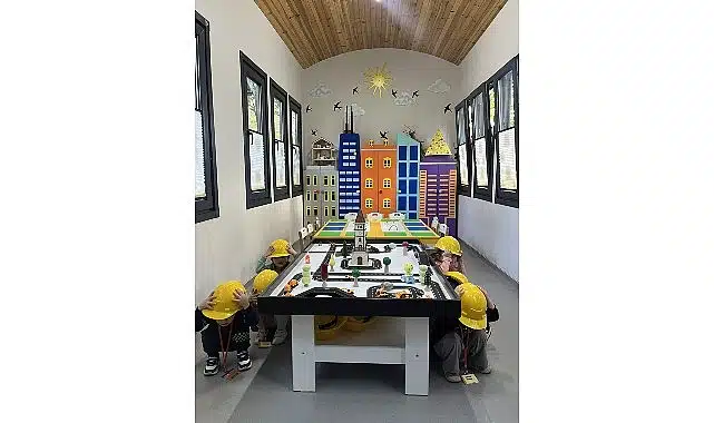 Minik mimarlara güvenli yapılar anlatıldı