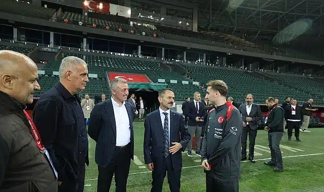 Tarihi maç öncesi Milli Takım’a moral verdiler