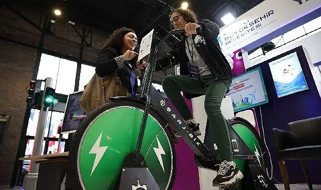 Bilişim ve teknolojinin nabzı bu fuarda attı