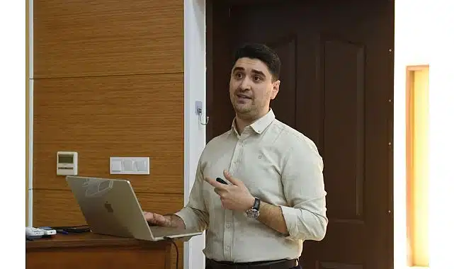 EÜ’de ağız ve diş sağlığı güncel bilim ışığında konuşuldu