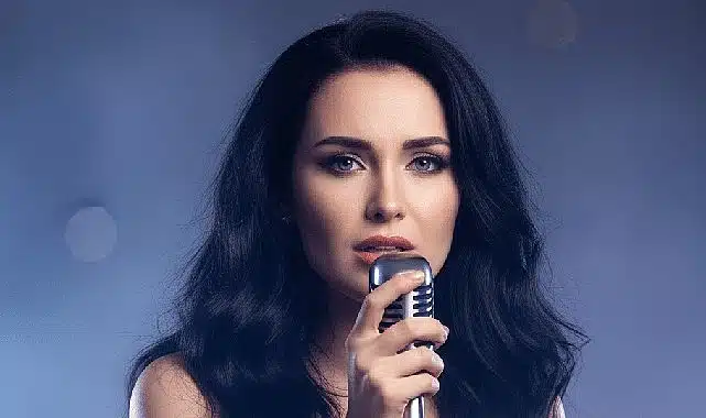 Türkiye’nin İlk Yapay Zeka Şarkıcısı AYmeRA’dan İlk Albüm: ‘AYmeRA’ Yayında