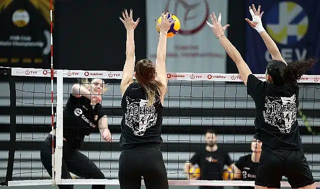 Eczacıbaşı Dynavit, İstanbul derbisinde VakıfBank deplasmanına çıkıyor