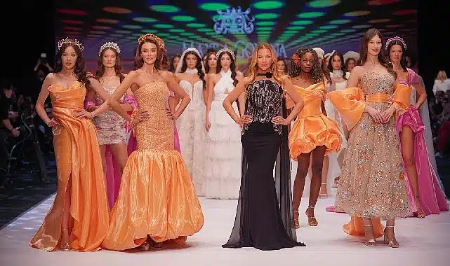 Özge Ulusoy ve Ceren Arslan’lı muhteşem defilede görsel şölen