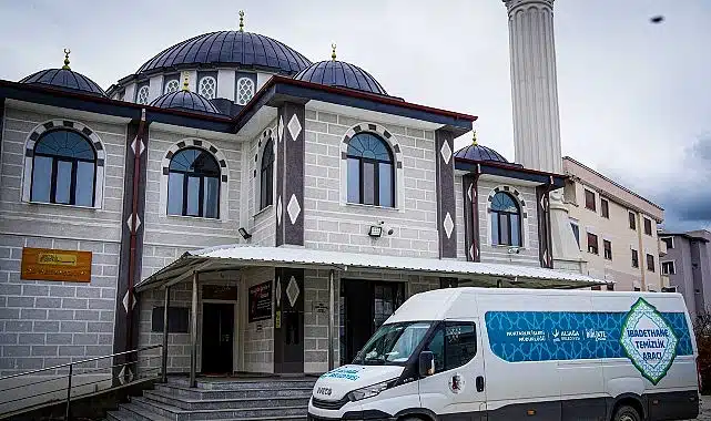 Aliağa Belediyesi’nden Ramazan Öncesi İbadethanelerde Kapsamlı Temizlik