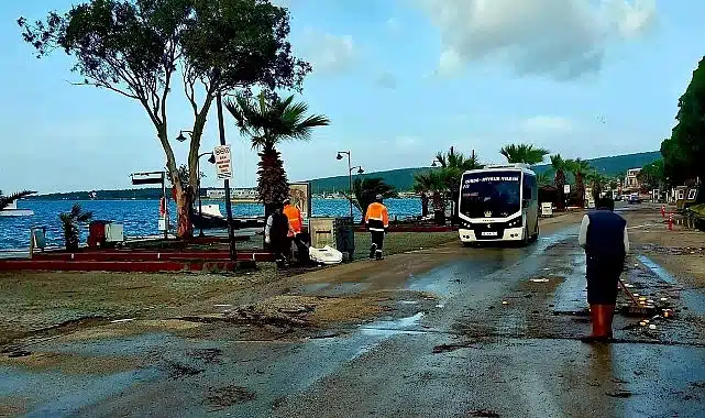 Ayvalık’ta Lodos Alarmı: Ekipler Sahada, Çalışmalar Aralıksız Sürüyor