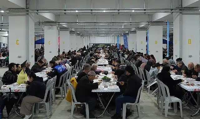Başkan Çerçioğlu Aydın’ın dört bir yanında vatandaşları iftar sofraları ile buluşturuyor