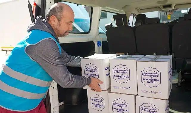 Beylikdüzü Belediyesi Ramazan’da İhtiyaç Sahibi Ailelerin Yanında