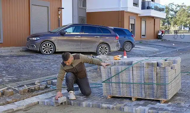 Burhaniye Belediyesi Fen İşleri Müdürlüğü Çalışmalarını Aralıksız Sürdürüyor