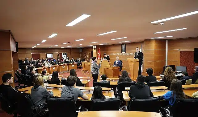 Gençler sordu, Başkan Vekili Akın yanıtladı