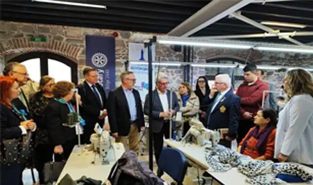 “Altın İğne”, İzmirli kadınların yeteneğini dünyaya gösteriyor