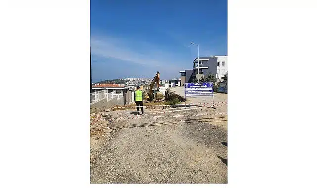 Aydın Büyükşehir Belediyesi Kuşadası’nda Yoğun Bir Şekilde Yol Yapım Çalışmalarına Devam Ediyor