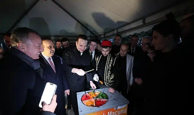 Bakan Kacır’dan Büyükşehir’e ziyaret