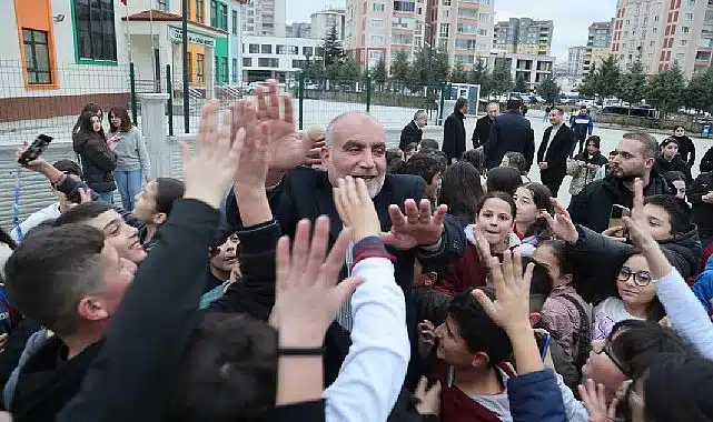 Başkan Sandıkçı’ya Sevgi Seli: Öğrencilerin İftar Sevincine Ortak Oldu 