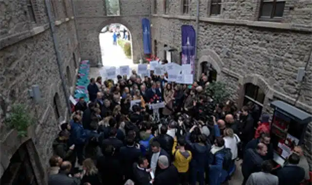 Başkan Tugay: Müsaade edin hukuki süreç tamamlansın