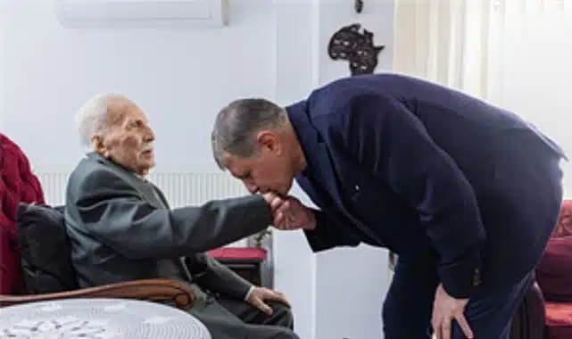 Başkan Tugay’dan 14 Mart’ta ortopedinin çınarına ziyaret