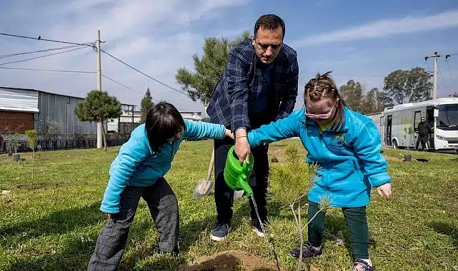 Bornova’nın en özel fidanları toprakla buluştu