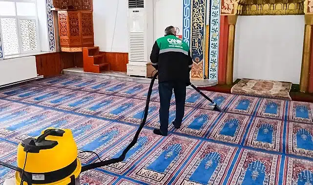 Canik’te Camiler Dip Köşe Temizleniyor