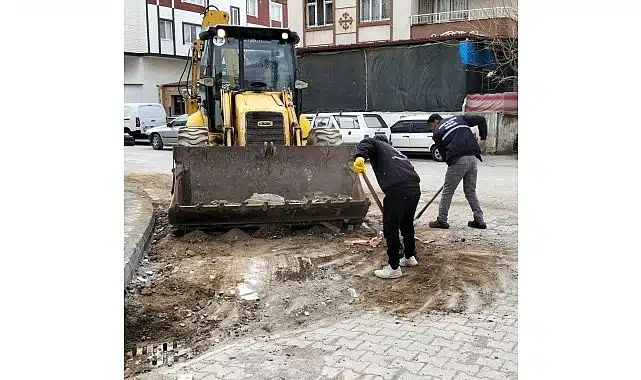 Edremit Belediyesi Altınkum’da ve Kadıköy’de Yolları Yeniliyor