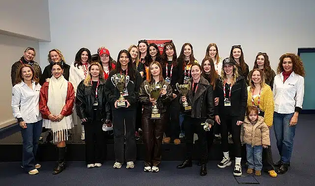 Kadın Sürücüler İstanbul Park’ta Buluştu