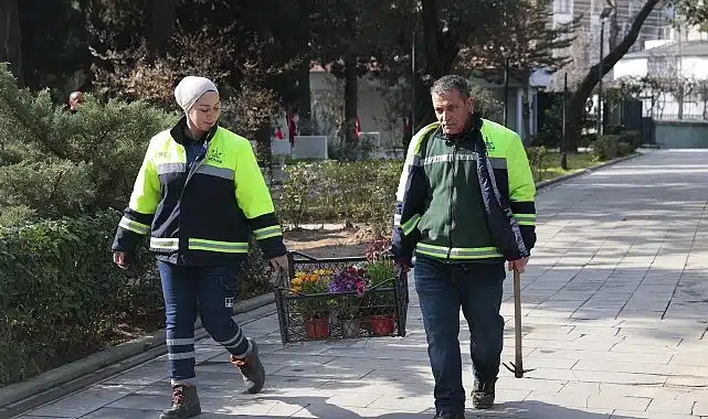 Konak’tan şehitlere vefa: Bayram öncesi temizlik ve bakım seferberliği