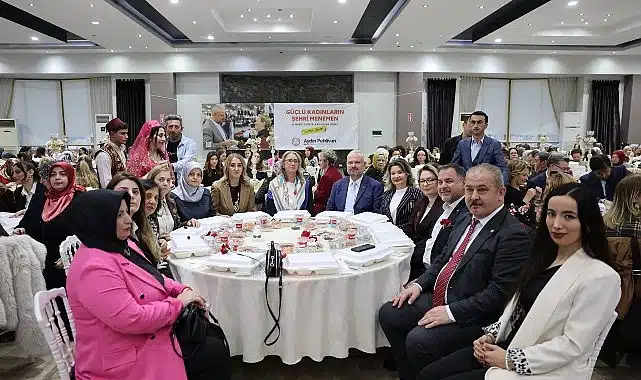 Menemen’de 8 Mart coşkusu yaşandı