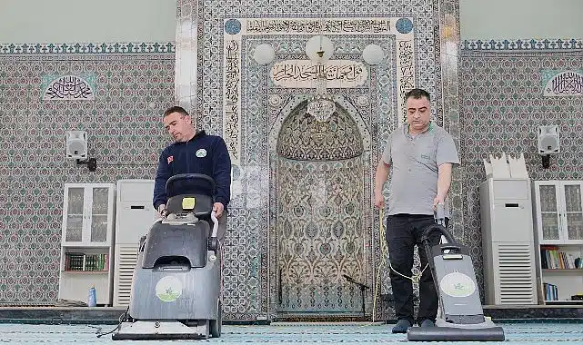 Osmangazi’de Camilerde Bayram Temizliği
