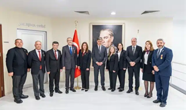 Şehit aileleri derneklerinden Başkan Tugay’a ziyaret