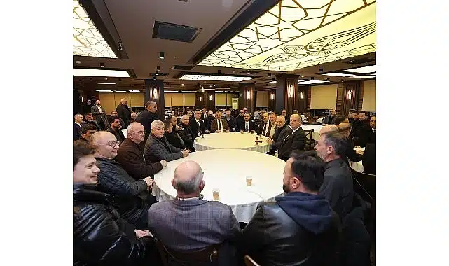 Ziraatçılar, Başkan Büyükakın’ı çay içmeden bırakmadı